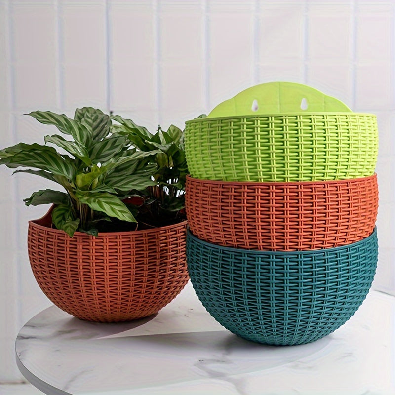 Plastic Wall Hanging Planter by Snagg A Pot