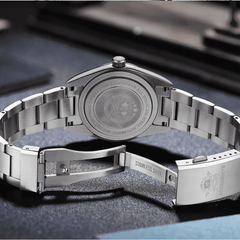 Stainless Steel Quartz Timepiece Watch, 10BAR Waterproof Design