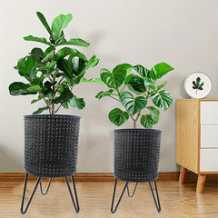 2pcs Modern Metal Planters with Stands by Snagg A Metal Planter