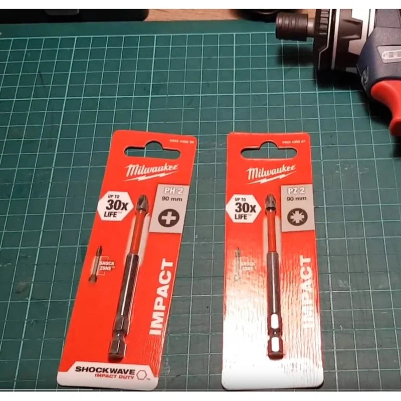 Milwaukee SHOCKWAVE™ PH2 Cross Impact Bit (90mm) – Wear Guard Technology