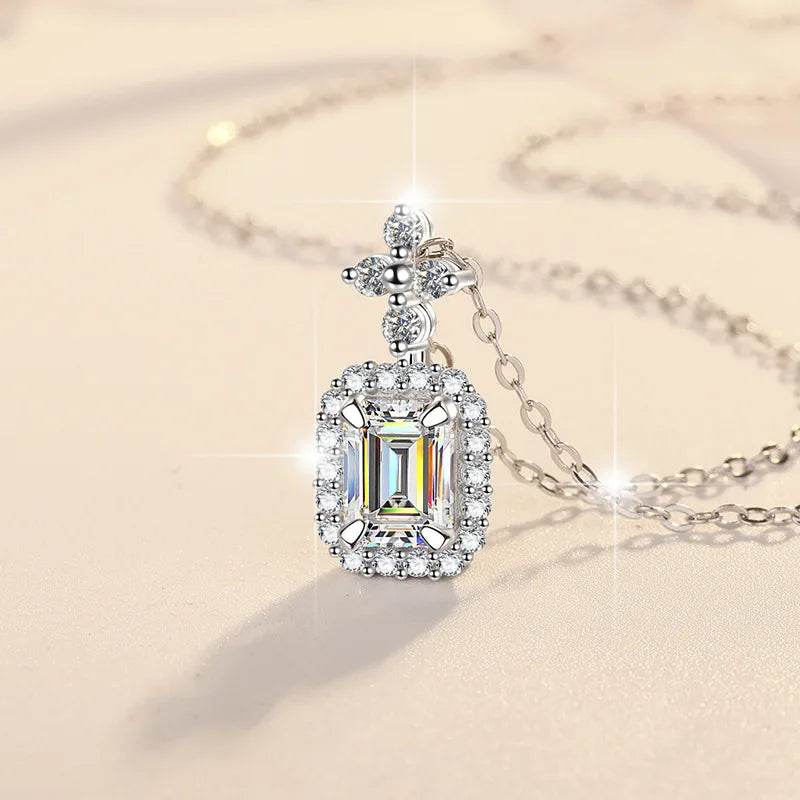 1CT Green Moissanite Necklace - SnaggIt