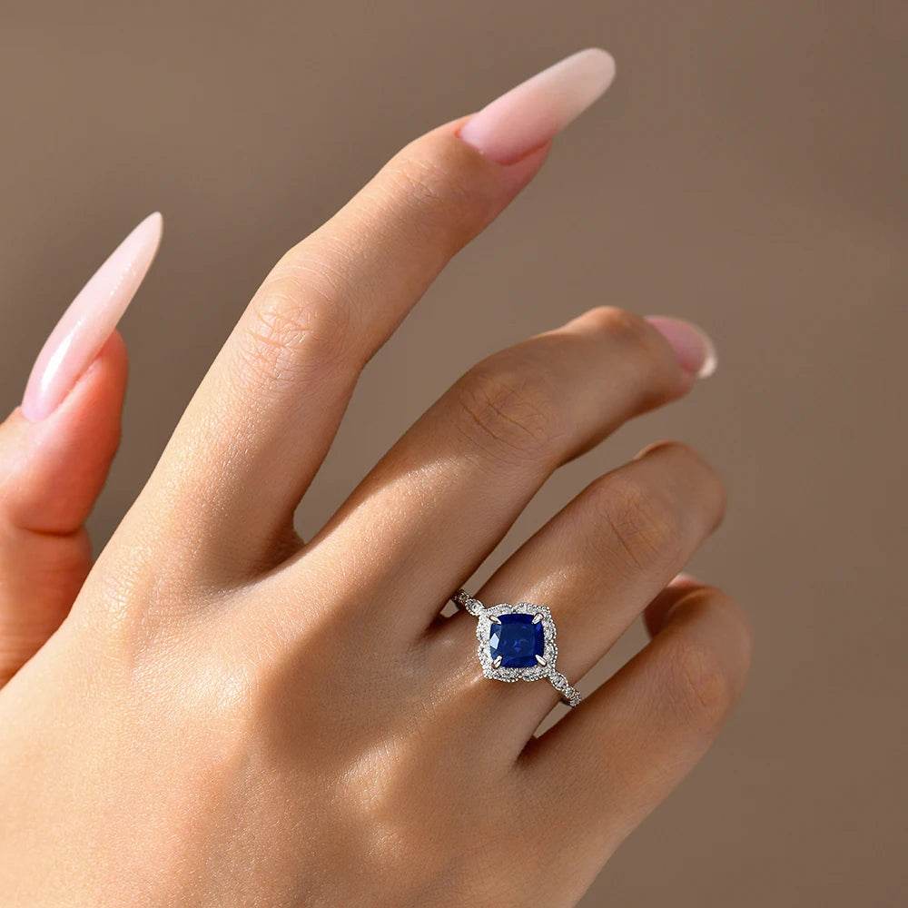 Classical Blue Sapphire Ring - SnaggIt