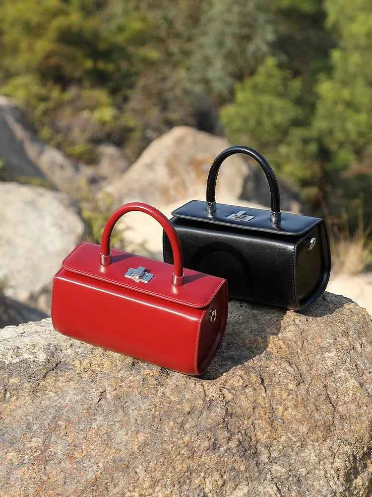 Genuine Leather Mini Flap Bag – Luxury Designer Minimalist Crossbody & Shoulder Handbag for Women (20×10×10cm)