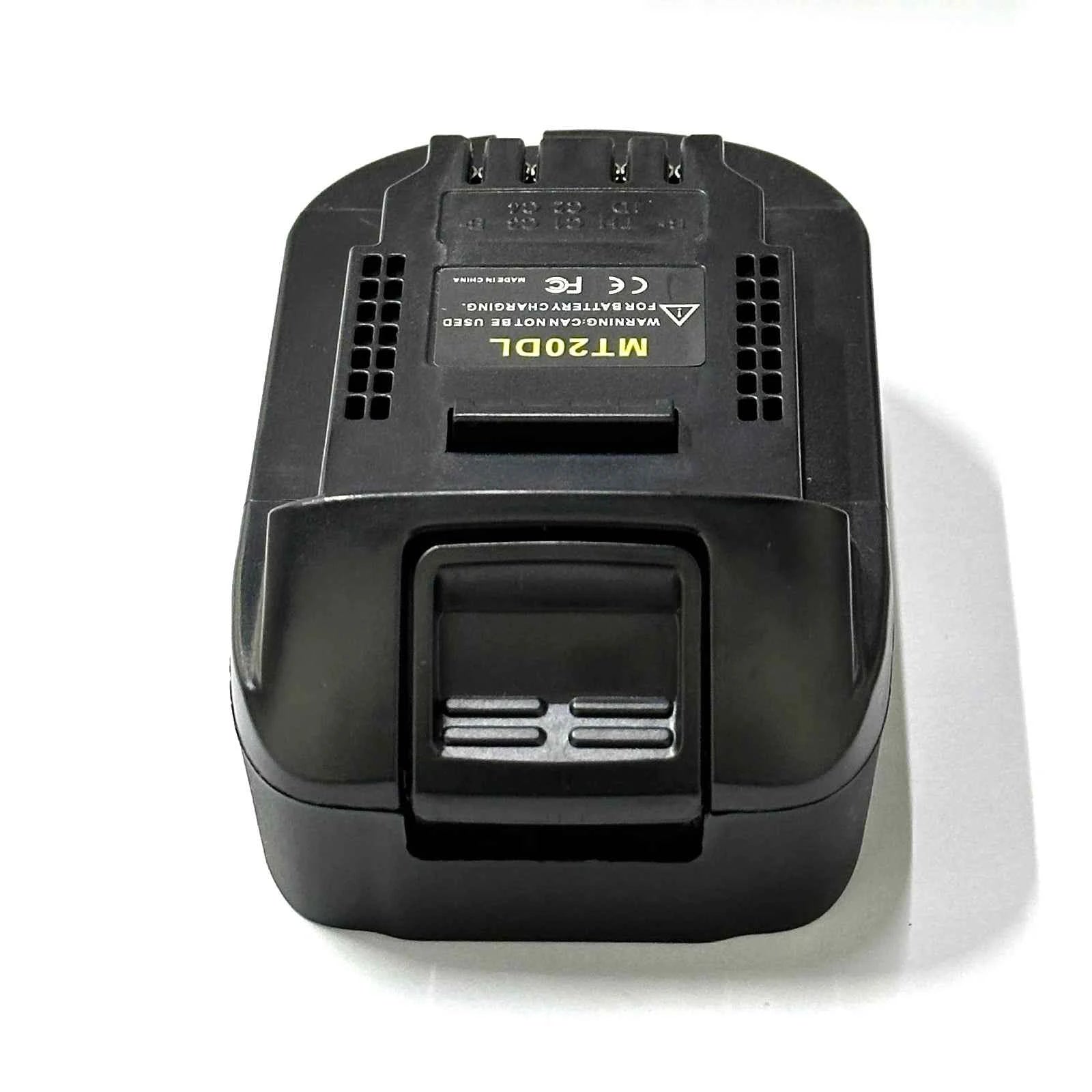 MT20DL battery converter with lock for Makita 18V to DeWalt – image 2