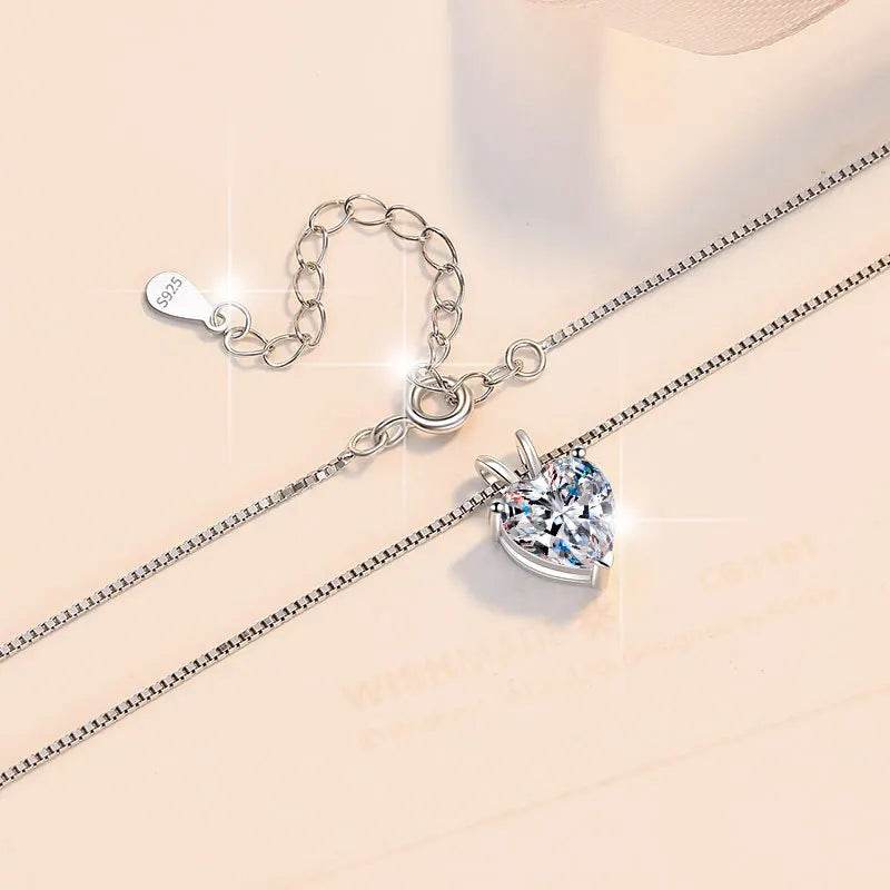 2ct Green Moissanite Heart Necklace - SnaggIt