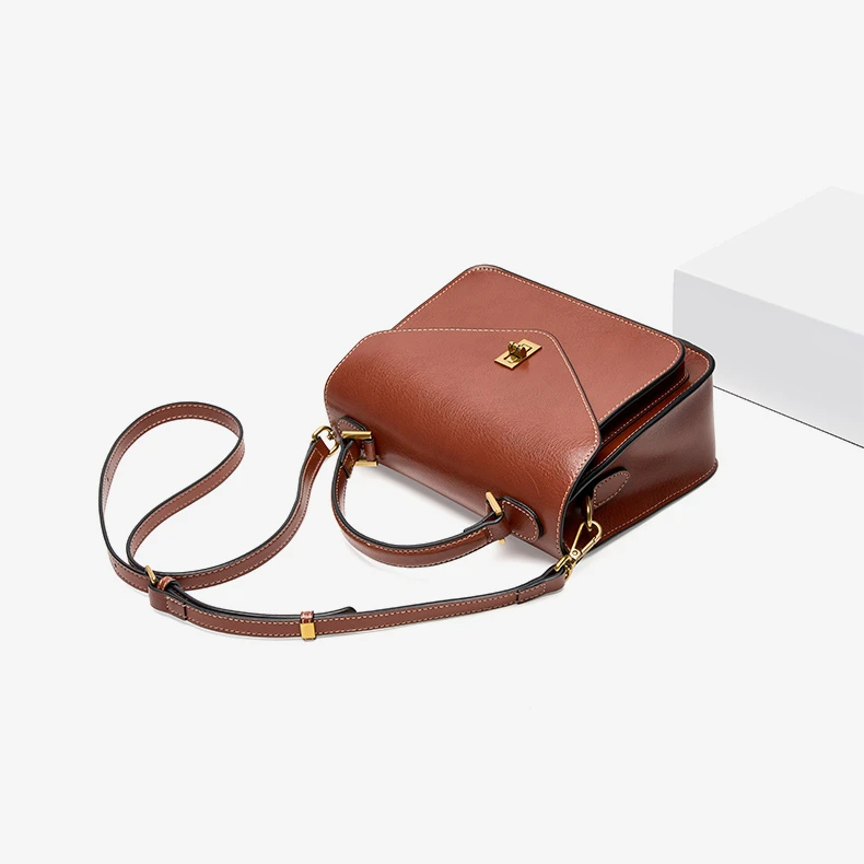 Genuine Leather Postman Shoulder Bag – Simple Vintage Luxury Flap Handbag for Women (20–30cm)