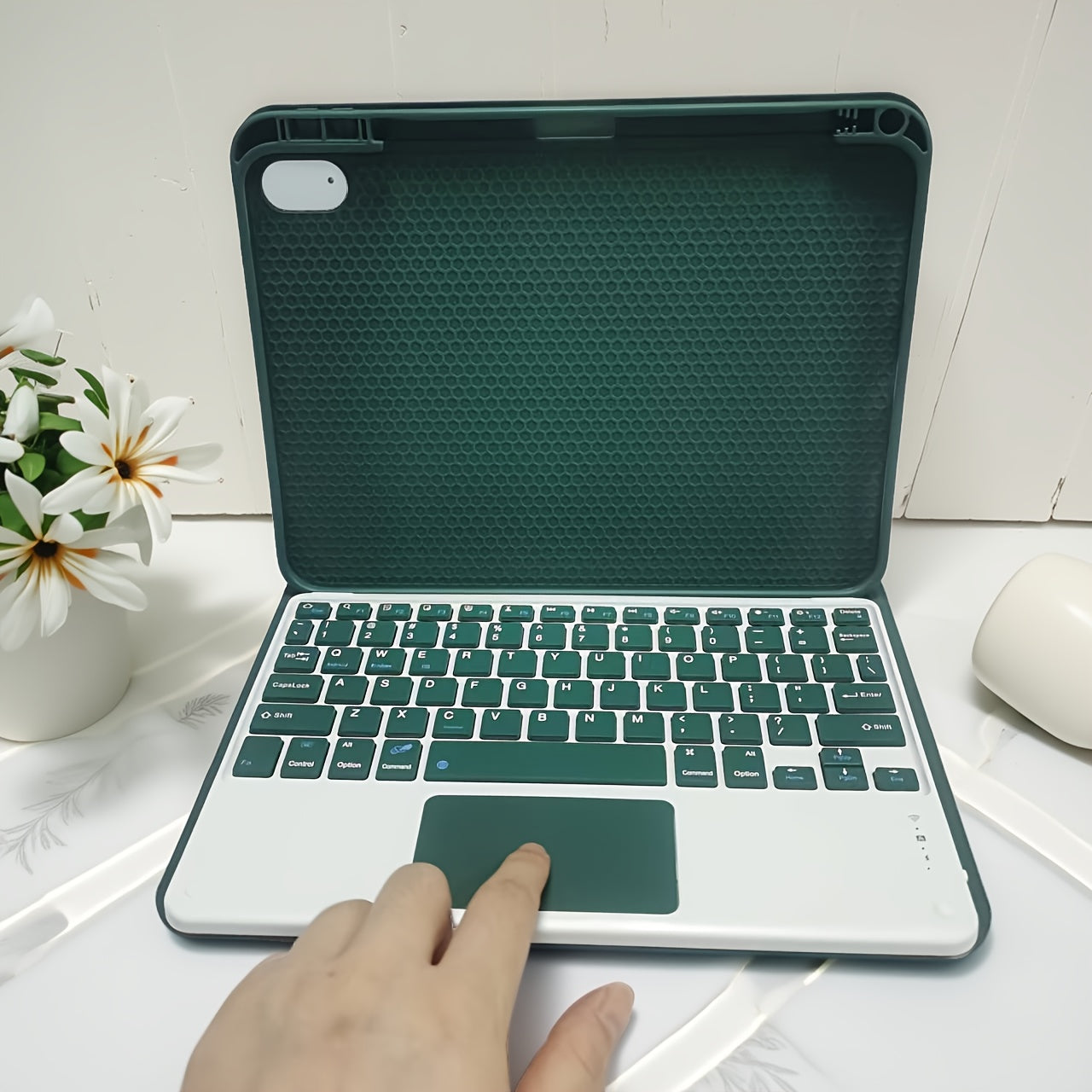 iPad Protective Case with Keyboard Suitable for iPad (A16) 11th/10th Generation (2025/2022) by Snagg A Wireless Keyboard