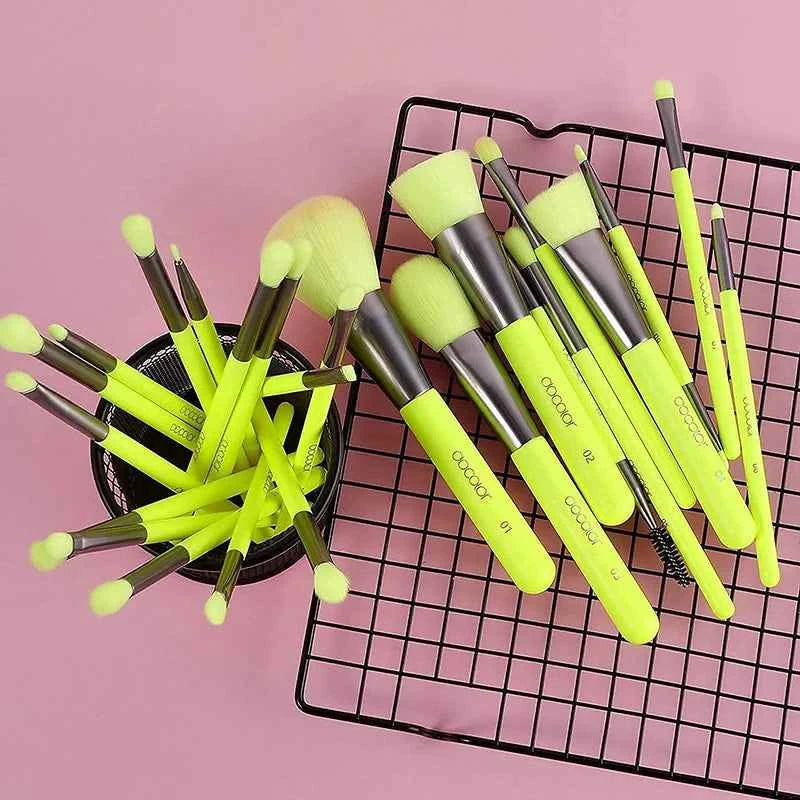 Professional Neon Green Master Series – High-Visibility Precision Makeup Brush Collection
