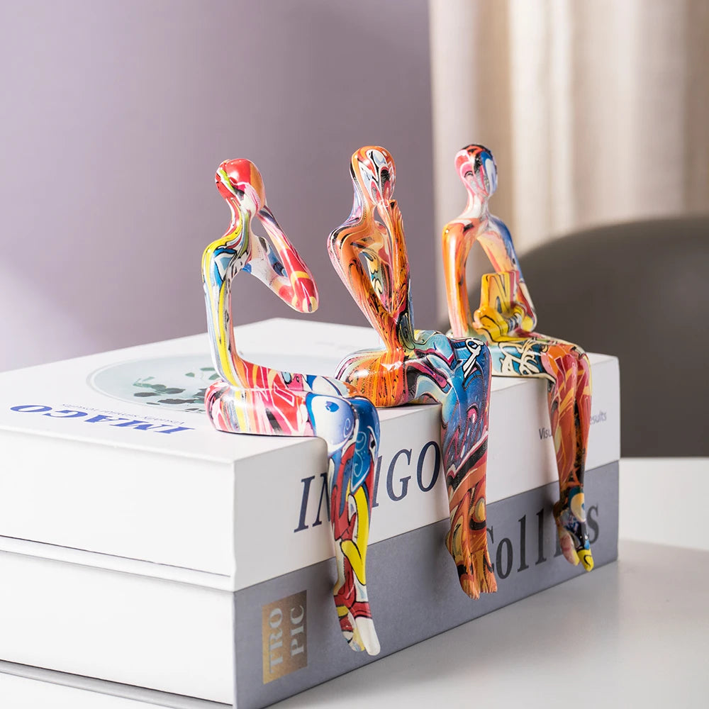 Graffiti Abstract Figurine – Modern Pop Art Sculpture by Snagg A Sculpture