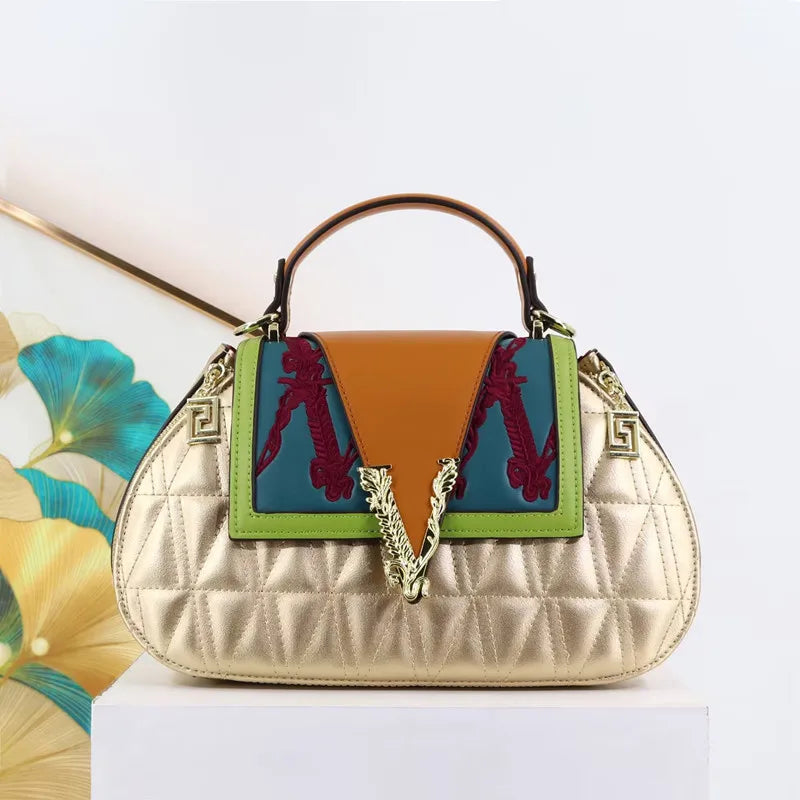 Embroidery Diamond Shell Purse
