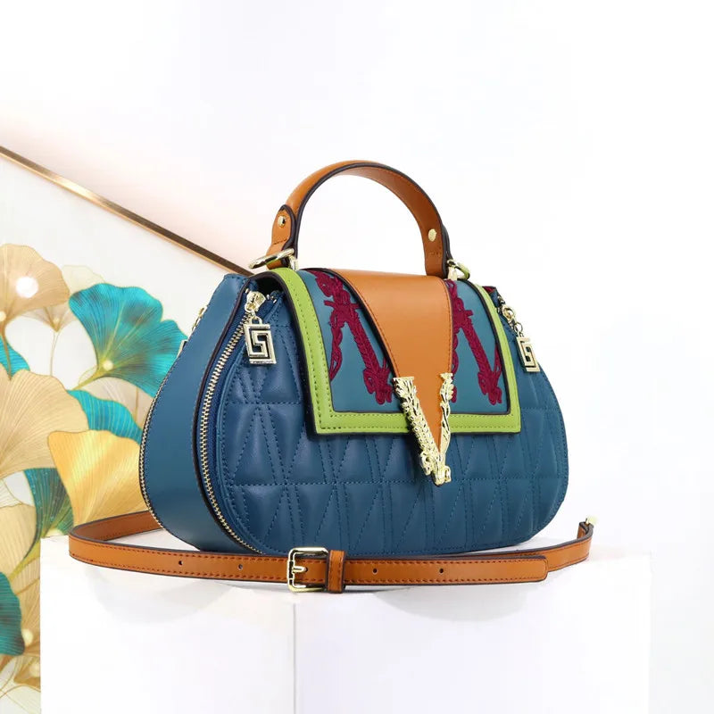 Embroidery Diamond Shell Purse