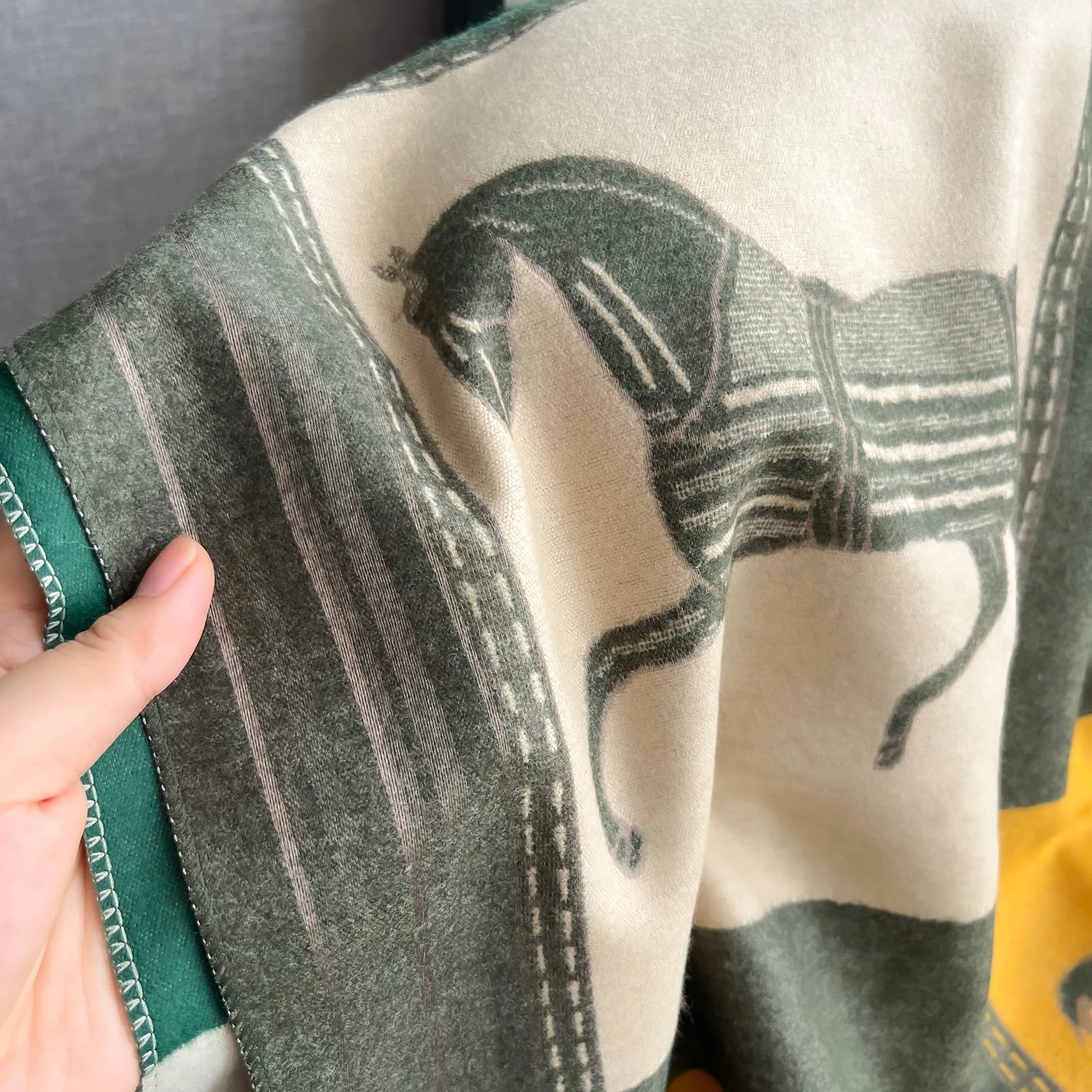 Luxury Horse Print Cashmere Feel Scarf For Women - Others In Fashion