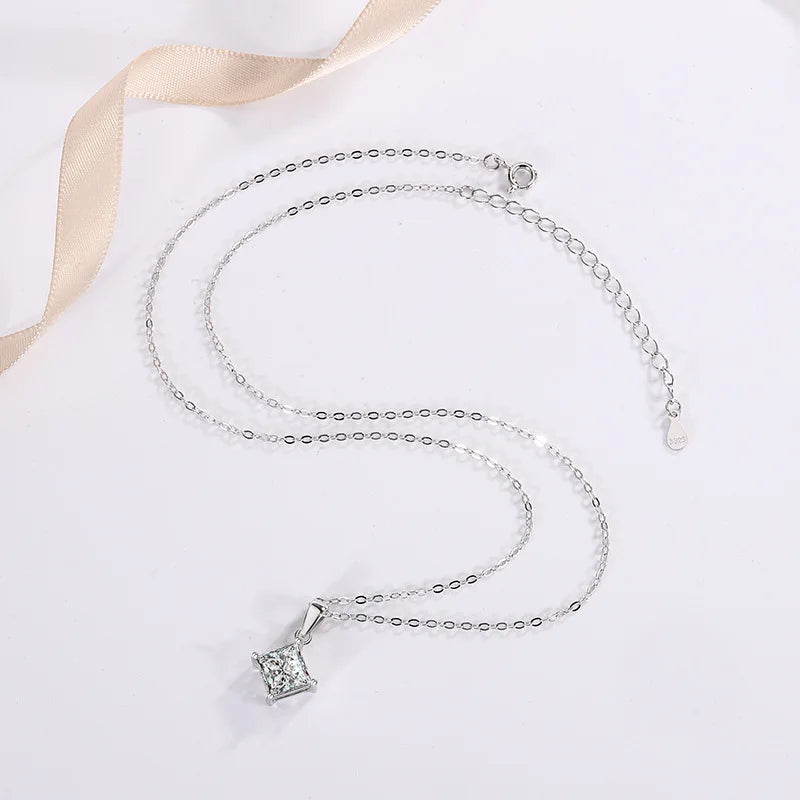 1–2CT Moissanite Pendant Necklace