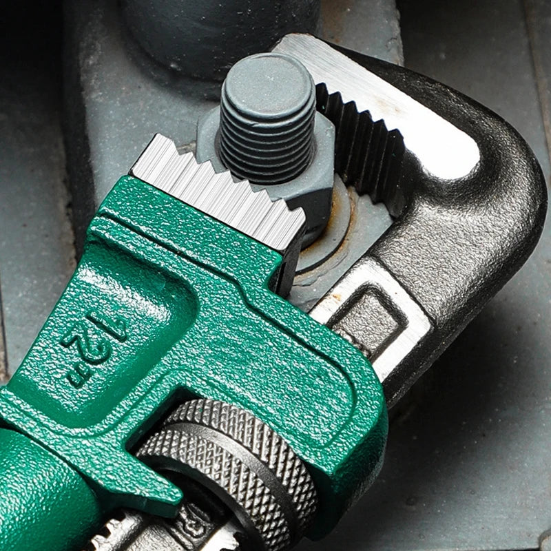 Heavy Duty Straight Pipe Wrench by Snagg A Spud Wrench