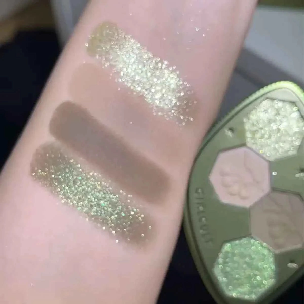 4 Color Eyeshadow Palette