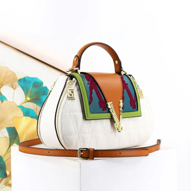 Embroidery Diamond Shell Purse