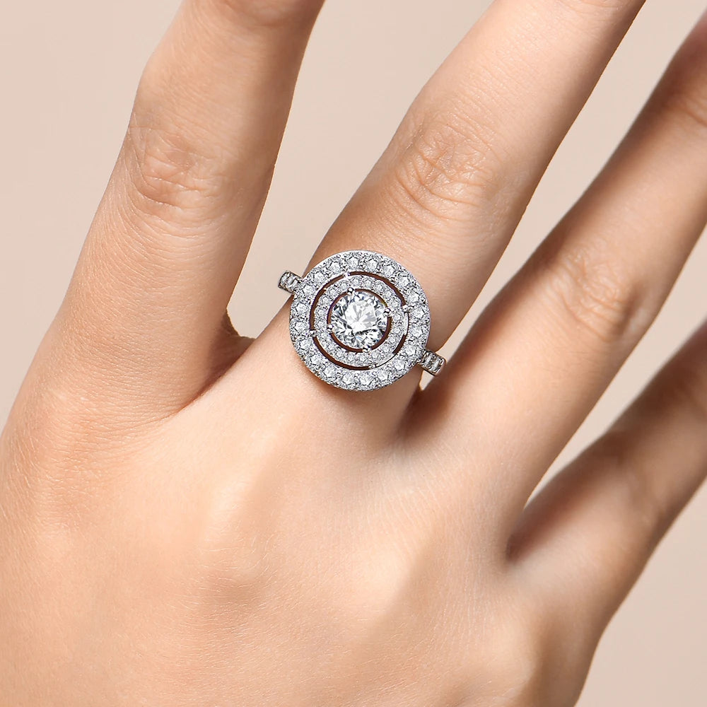 1.0ct Round Cut Moissanite Ring