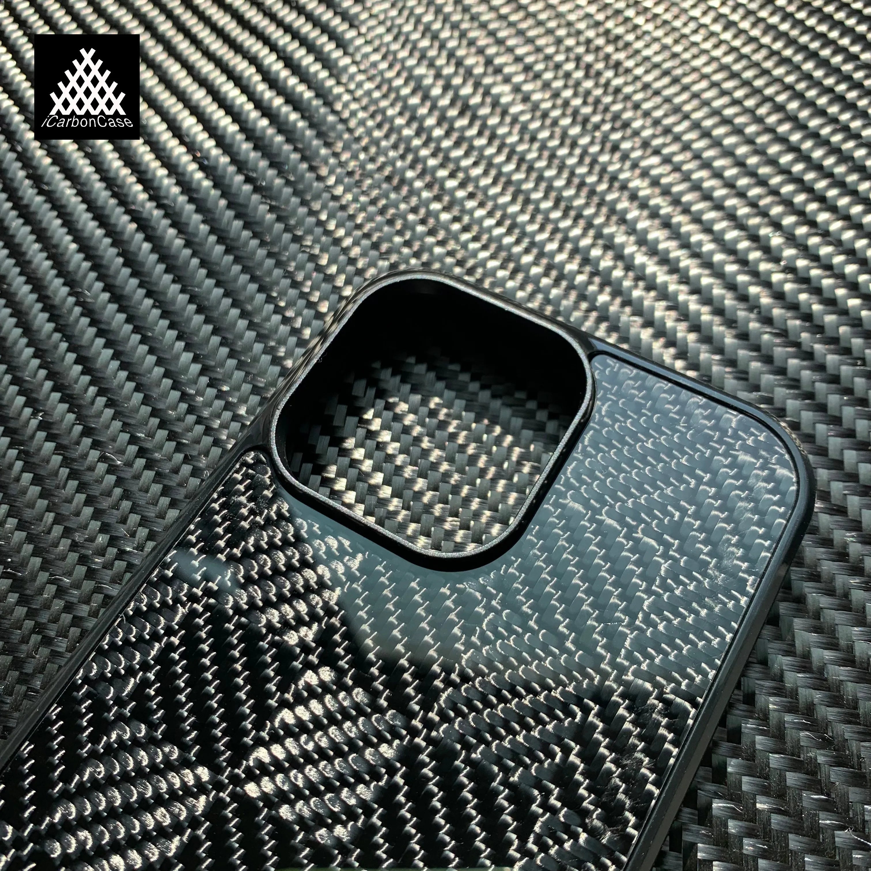 Magsafe Woven Carbon Fiber Case for iPhone 16 Series by Snagg A Phone Case