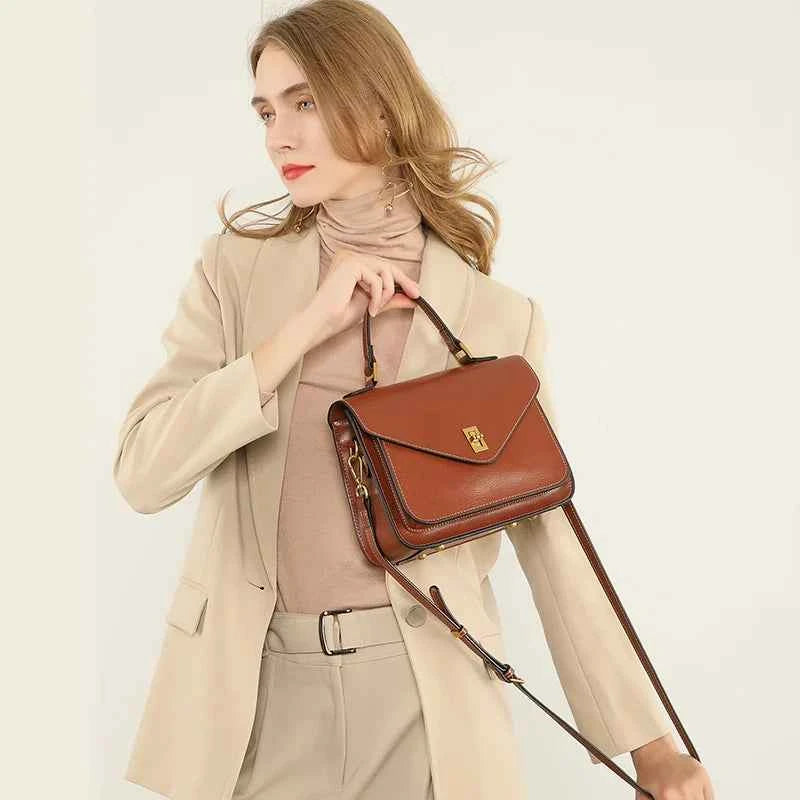 Genuine Leather Postman Shoulder Bag – Simple Vintage Luxury Flap Handbag for Women (20–30cm)