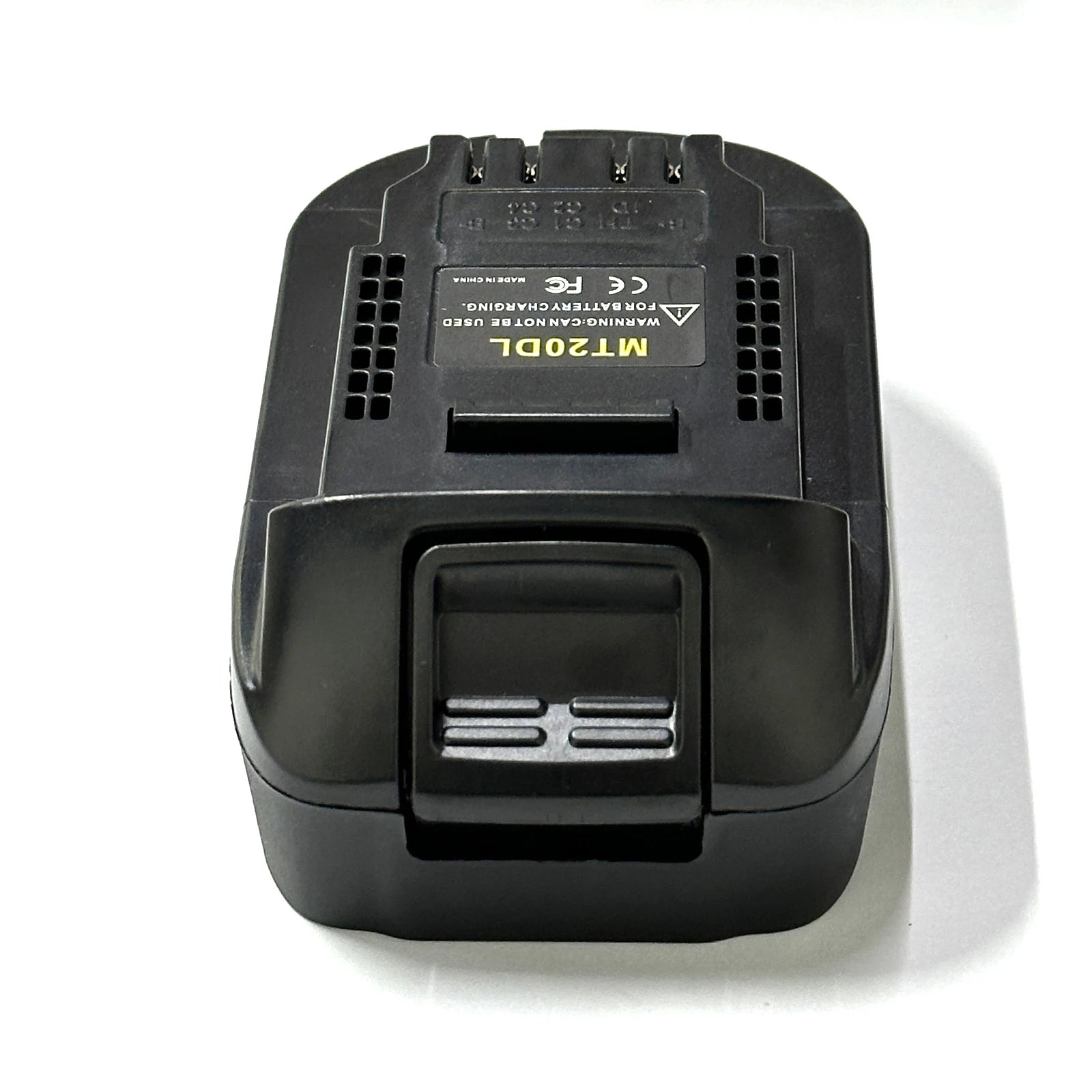 MT20DL battery adapter for Makita 18V batteries to DeWalt tools – image 7