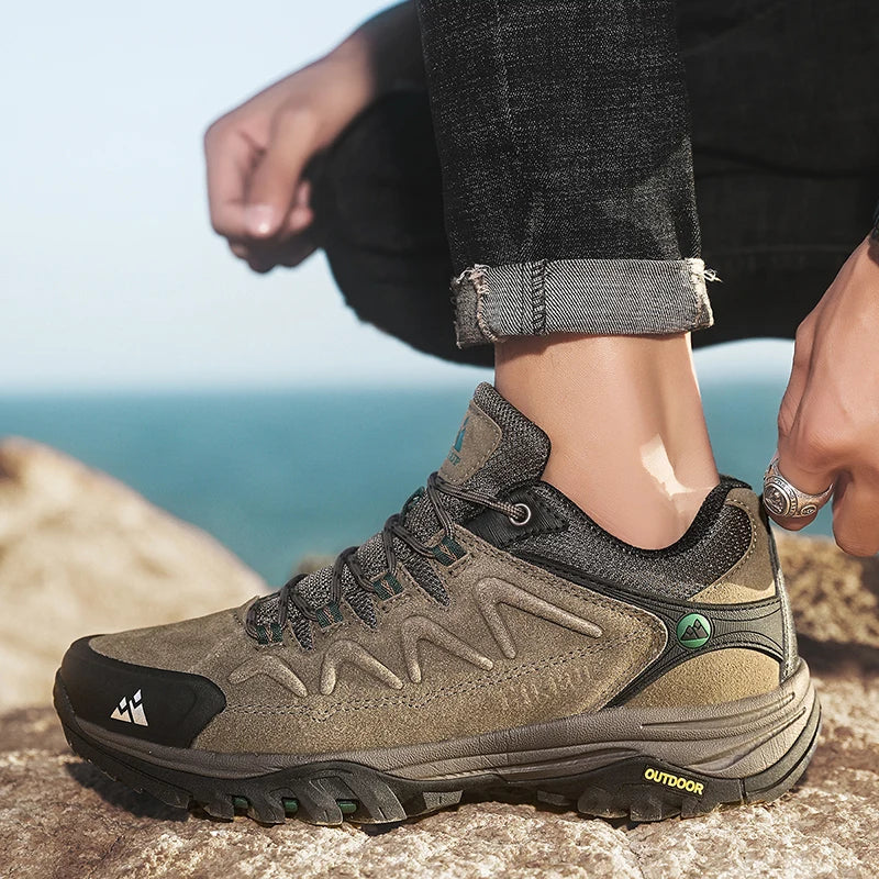 Men's mid-top trekking shoe – image 7