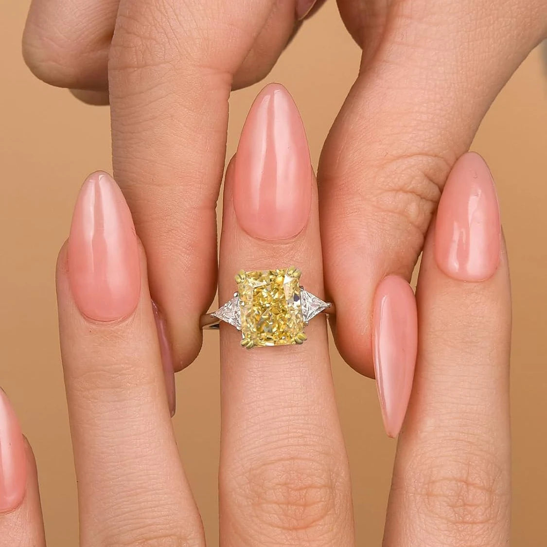 10ct Yellow Crushed Ice Cut Ring
